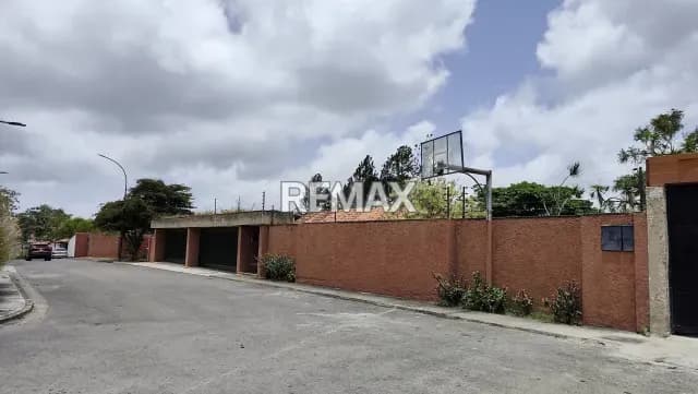 CASA EN VENTA LA LAGUNITA