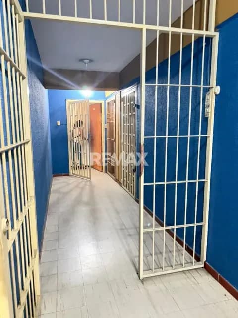ALQUILER Oficina torre E Oficina comercial de 40 Mts2 ubicada en el piso 5 de la torre E