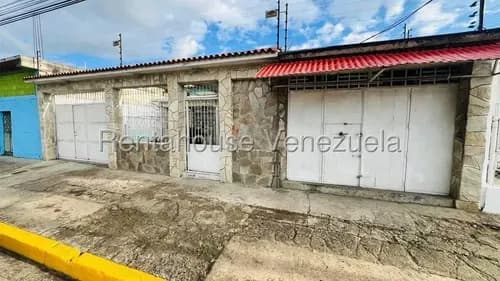 Amplia Casa En Venta En Parque Residencial Santa Rita Aragua 26-5154 Irrr