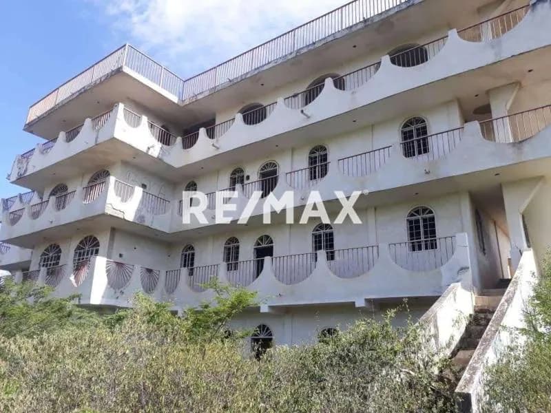 En venta Edificio Residencial en Obra Gris con un terreno de 4 hectáreas ubicado en la zona Norte de Barquisimeto.