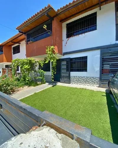 Townhouse En Urbanización El Remanso La Morita
