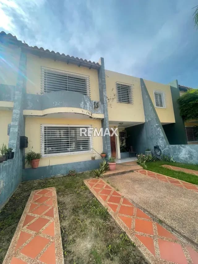 Vendo casa Town House urbanización Royal Park