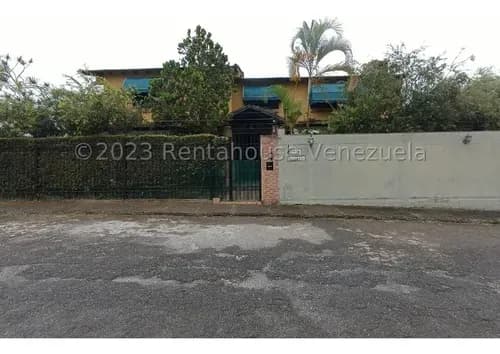 Casa En Venta. Vigilancia Las 24 Horas La Lagunita Country Club Yg 26-18225 Ll