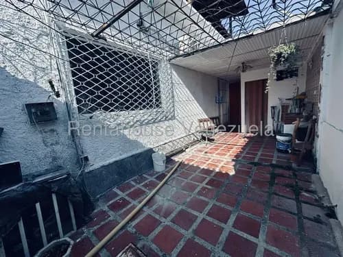 Bella Casa En Venta En Urbanización San Miguel Maracay Con 414 De Terreno 4 Habitaciones 4 Baños Lista Para Firmar Nela 26-16551