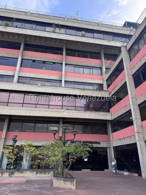 Comercial (Oficina) en Alquiler en Los Cortijos de Lourdes, Distrito Metropolitano