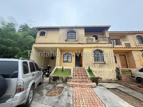 (cliente Directo) Venta 26-21269 Hermosa Casa De 216 Metros En Monte Claro Con 3 Habitaciones, Estudio, 4 Baños, Terrazas, Patio, 4 Puestos De Estacionamiento Y Acción Del Club Monte Claro.