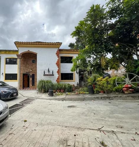 Casa Remodelada En La Union, Calle Cerrada. Amplios Jardines, Clima De Montaña Y Tranquilidad Inigualable. Solo Clientes Directos - 4h-3b-10p - Da