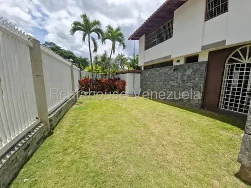 Kg Casa En Venta. Prados Del Este Yg 26-13645