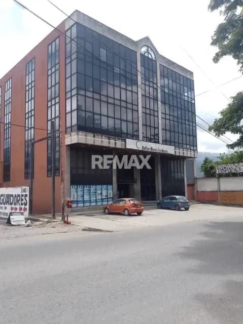 Alquiler de Local 72 Mtrs2, Mezz. M11, Edificio Compro, Sector Las Barrancas, Guatire Venezuela