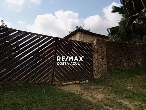 Remax Vende Terreno Con Casa De 1.000m2 En Altos De Buena Vista, Sanare