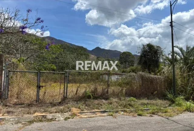 Terreno en venta en carialinda con galpon