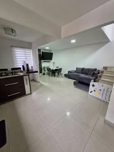 Se Vende Bello Pent House Terrazas De San Diego Remodelado. Semi Equipado