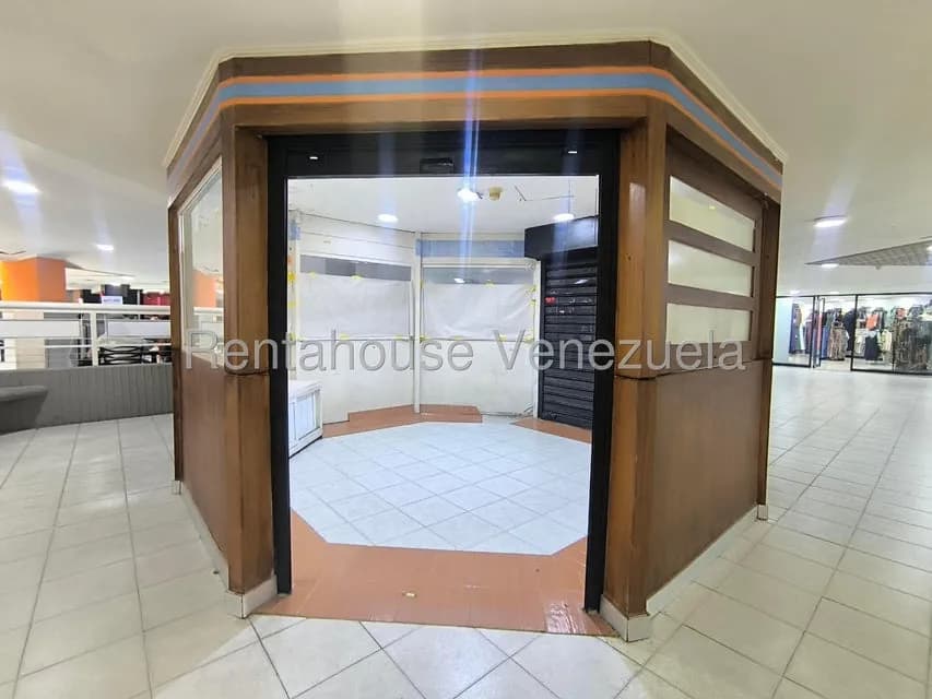 Comercial (Local Comercial) en Venta en Avenida El Milagro, Zulia