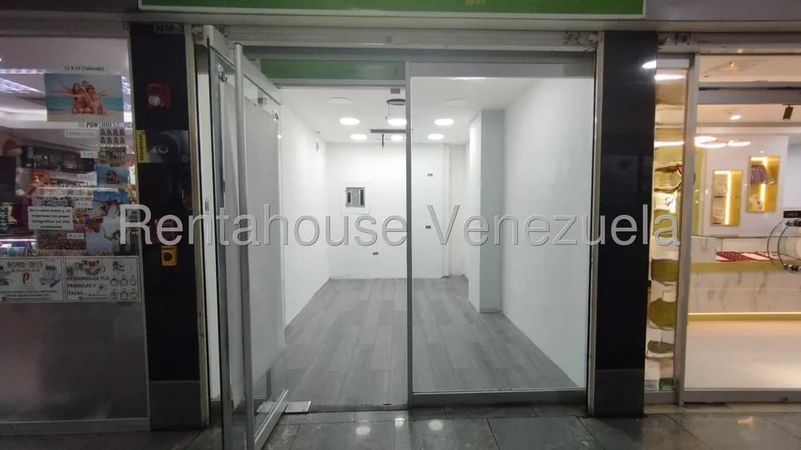 Comercial (Local Comercial) en Alquiler en Colinas de Valle Arriba, Distrito Metropolitano