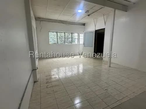 Excelente Local Comercial En Alquiler - Parroquia Santa Teresa // Mls #26-19412