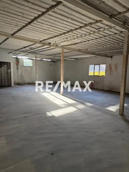 ALQUILER DE LOCAL COMERCIAL EN TARIBA