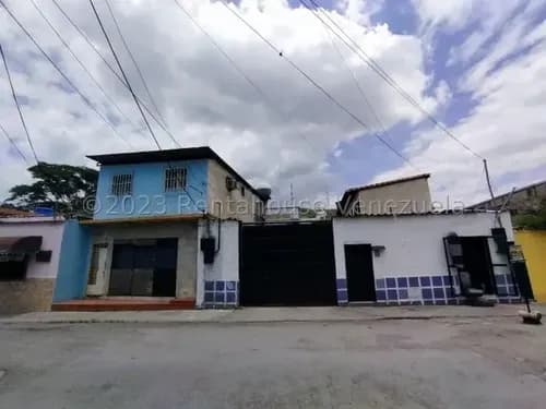 Terreno Para Uso Comercial O Residencial En Venta Zona Centro Maracay Calle Libertad Norte Con Zonificacion R8 Negociable #25-1912 Rm