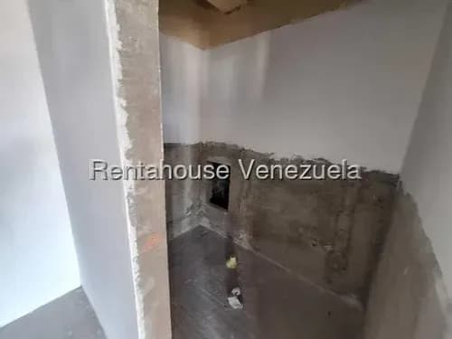 Venta Oficina De 85 Metros Cuadrados Para Remodelar Con Excelente Iluminación En Urb Del Este Barquisimeto Asesora Mehilyn Perez