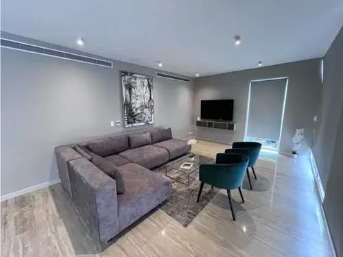 Se Alquila Apartamento 143m2 2h/2.5b/2pe En La Castellana