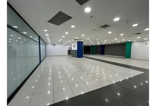 Alquiler De Local De 570 M² Centro Comercial En El Rosal.