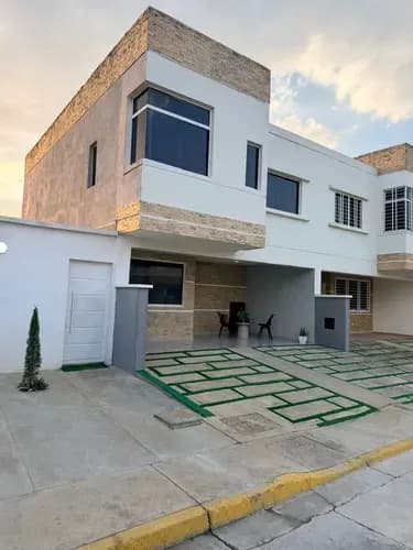 Townhouse Moderno De Lujo En Venta Amoblado Y Equipado San Diego Conjunto Villa Sofía (a 250 Metros Del Club Madeirense) 220 Mts2 Gavip