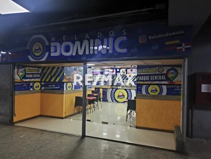 Parque Central VENDO Local Comercial 55m2 más 20m2 Mezz