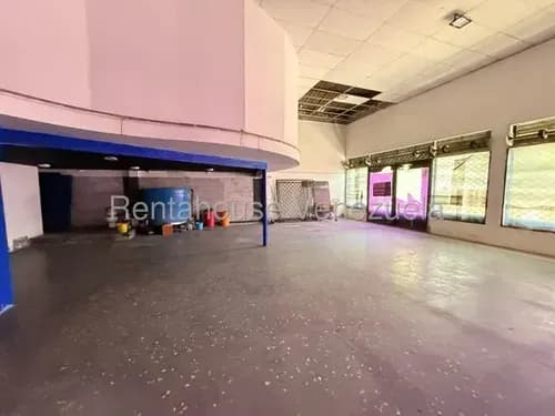 Argenis Machado* Vende Amplio Local Comercial Con Ubicación Estrategica En Pleno Centro De Barquisimeto.
