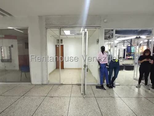 Local En Venta Por La Av Bolivar En Maracay 26-13376 Irrr