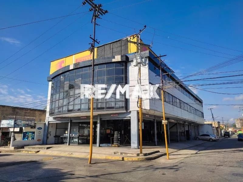 Edificio Local Comercial En Venta 1908mts2 en San Blas Valencia, Edo Carabobo