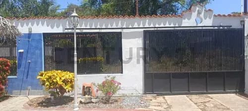 Casa Vacacional En Venta. Ocumare De La Costa. Estado Aragua