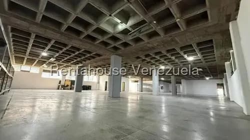 Galpon/deposito Industrial 970 M2 A Pie De Calle En Alquiler Los Ruices Sur I 26-20712