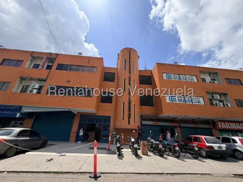 Comercial (Consultorio Medico) en Venta en Centro, Lara