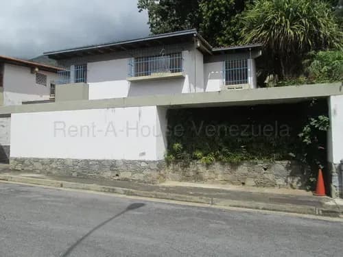 Linda Casa En Venta. Los Chorros # C.h
