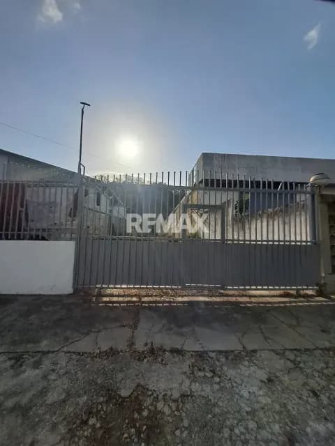 Galpón 01 en Plena Zona Industrial: ¡Ubicación Estratégica para tu Negocio