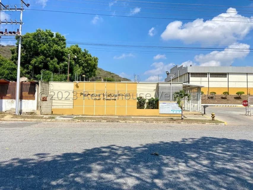 Comercial (Galpon - Deposito) en Venta en Zona Industrial 2, Lara