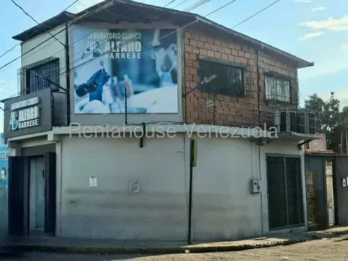 Bray Montoya Alquila Amplio Local Comercial Al Oeste De Barquisimeto, Ideal Para Consultorios, Zona De Alto Trafico Vehicular Y Peatonal. 2#6#9#5#1#9