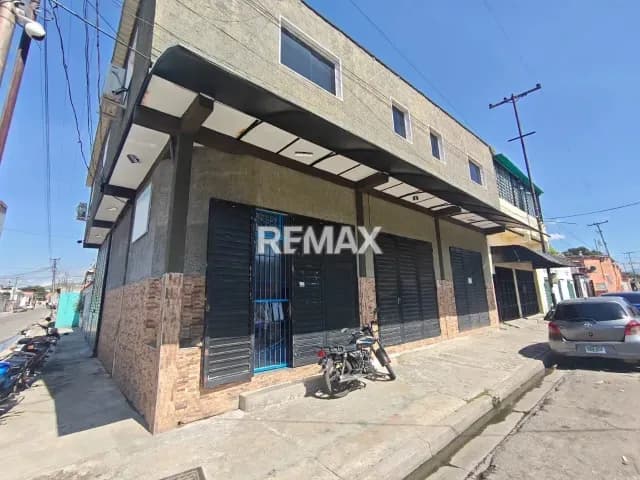LOCAL EN ALQUILER A POCOS METROS DE LA AV ENRIQUE TEJERA