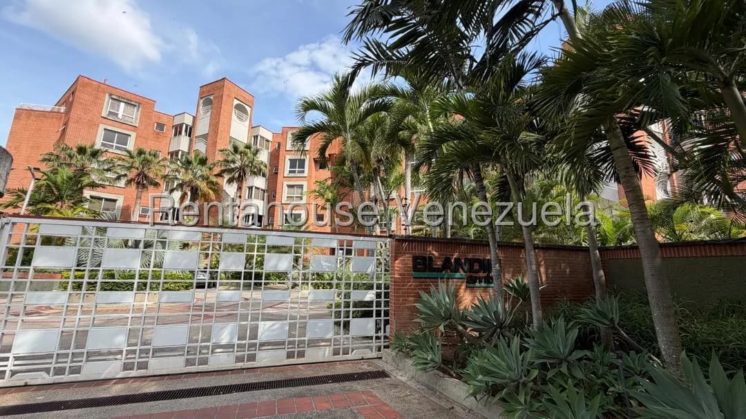Apartamento (1 Nivel) en Alquiler en Colinas de Valle Arriba, Distrito Metropolitano