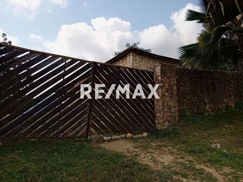 SE VENDE TERRENO CON CASA DE 1.000M2 EN ALTOS DE BUENA VISTA, SANARE