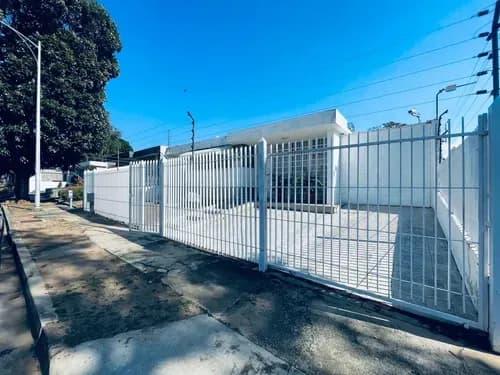 Casa Comercial De Una Planta En Venta En Trigal Centro - Calle Abierta, Atmlf