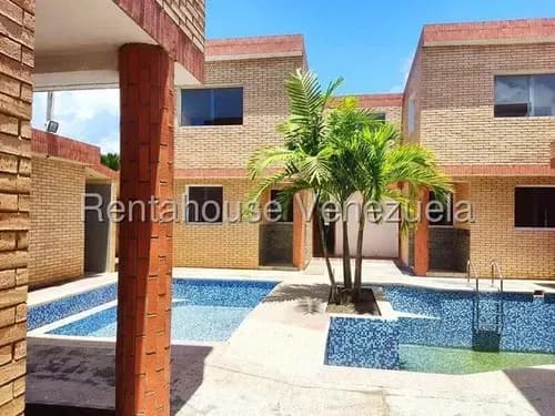 En Venta Complejo De Casas 6 Villas Townhouse, Tucacas Chichiriviche Falcon. La Mejor Inversión Para Iniciar Negocio De Alquiler Y Estadia, Diana C, 25-12107