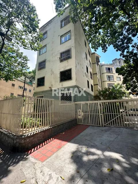 APARTAMENTO EN VENTA - URB. EL BOSQUE