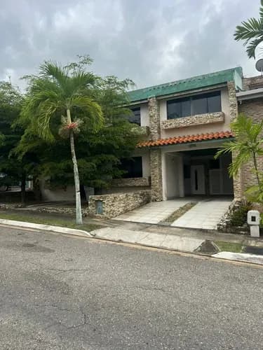 En Venta Casa Parque Mirador A Remodelar 340,40 6 Hab 5 Baños 2 Pstos Sala De Estar Patio Jardín De 80 Mts2 Tanque De Agua 5.000 Litros Sólo Clientes Gm