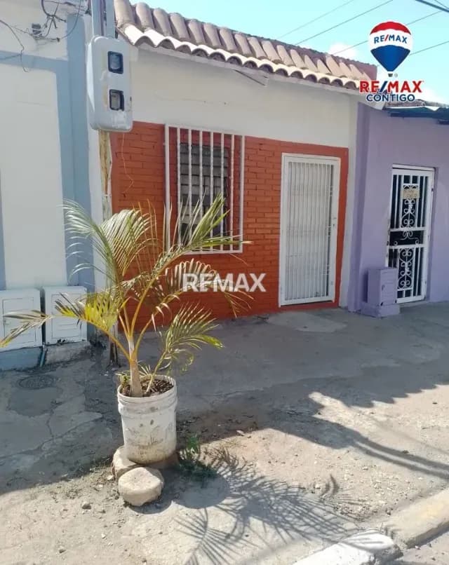 EN ALQUILER CASA COMERCIAL
