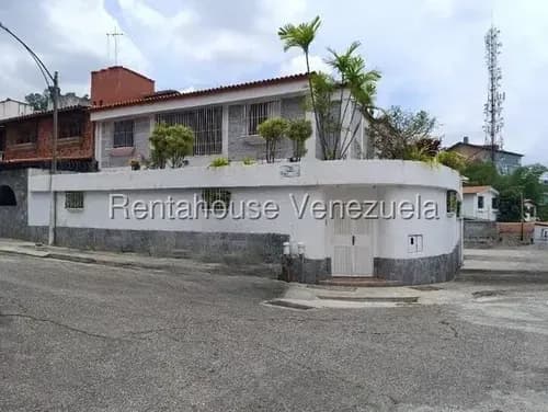 Hermosa Casa Ubicada En Esquina En Calle Cerrada Acceso Controlado Los Chorros Nb 5-21836