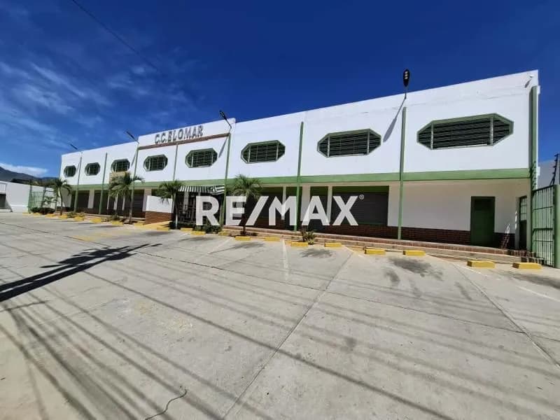 EN VENTA AMPLIO LOCAL TIPO DUPLEX, EN OBRA BLANCA, SECTOR APOSTADERO, ISLA DE MARGARITA.