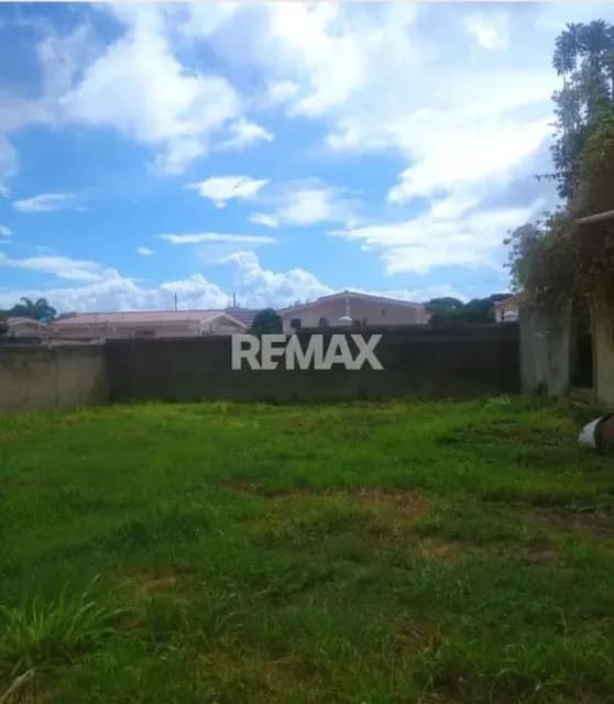 En venta Terreno con vigilancia privada en Santa Elena