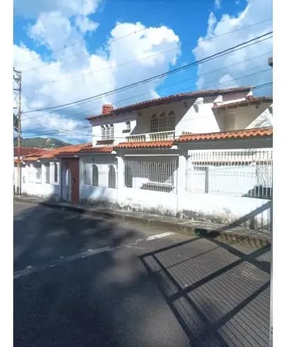 Casa En Venta Amplia Casa Con Dos Anexos Urb Pan De Azucar Carrizal