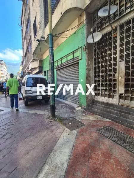 VENTA LOCAL COMERCIAL EN LA URDANETA