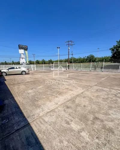 Venta Amplia Parcela Ideal Para Agencia De Vehículos Ubicada Frente Del Aeropuerto Zona Unare, Puerto Ordaz, Guayana, Venezuela.